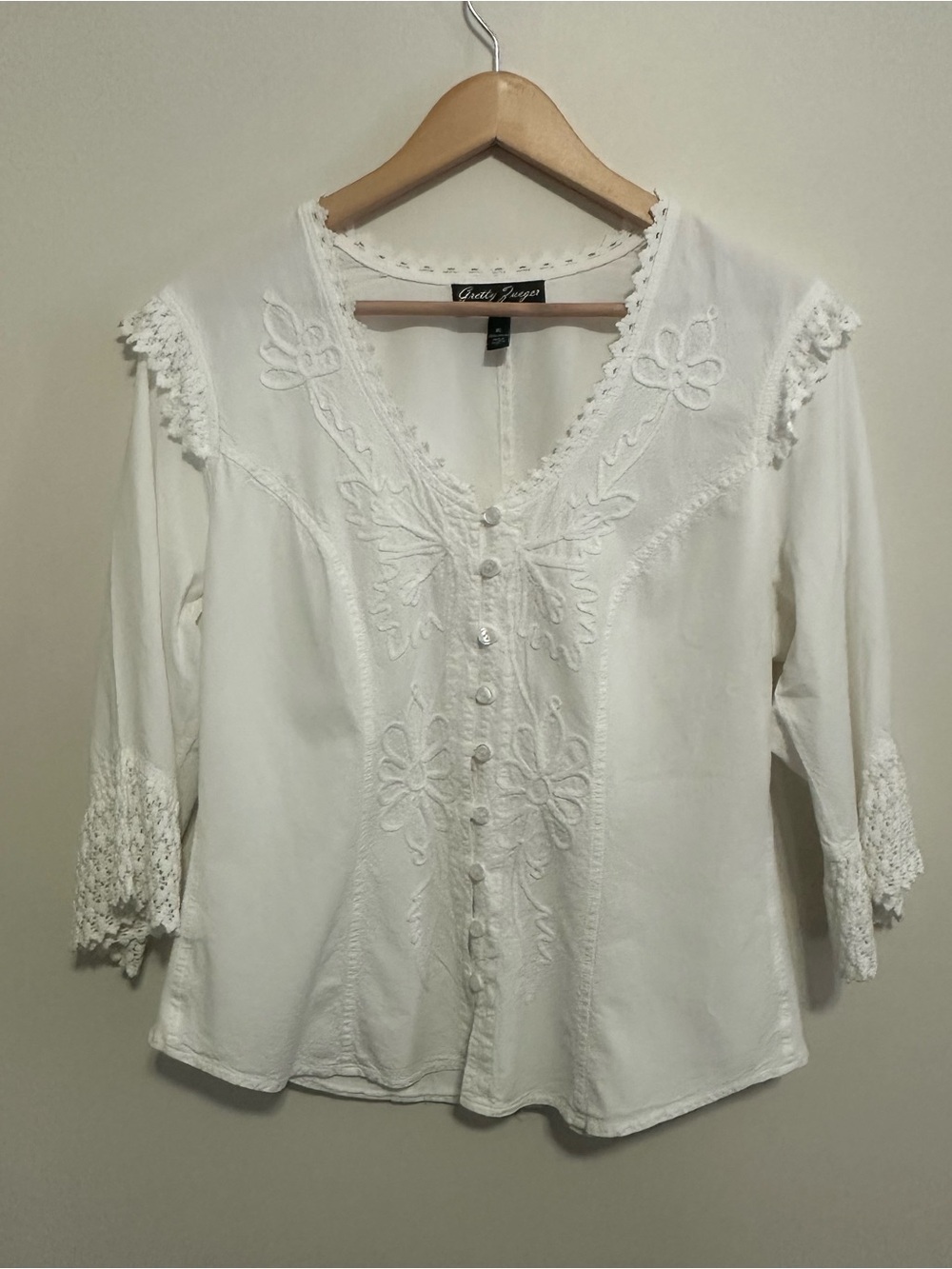Vintage-Inspired White Embroidered Button-Down